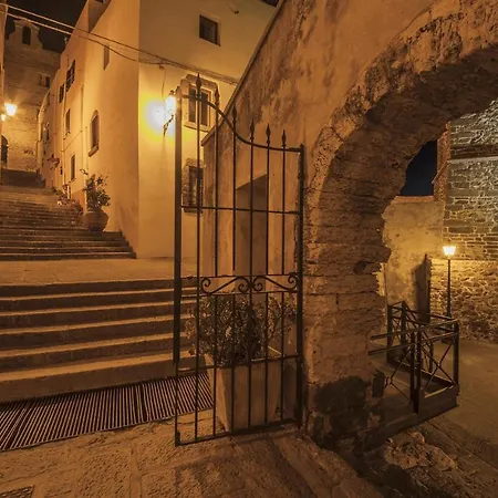 2 Bedroom Amazing In Appartamento *